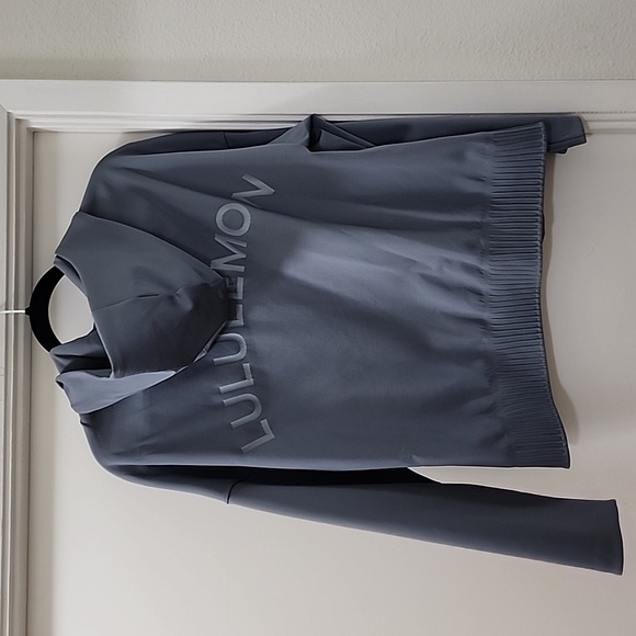 Lululemon Shaped Jacket Expression in Sterling EUC - Picture 4 of 11